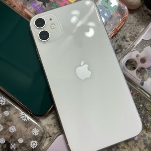 iPhone 11 64gb unlocked with original box and TONS of cases